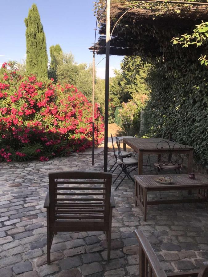 مبيت وإفطار Barbentane Le Mazet De La Dame المظهر الخارجي الصورة